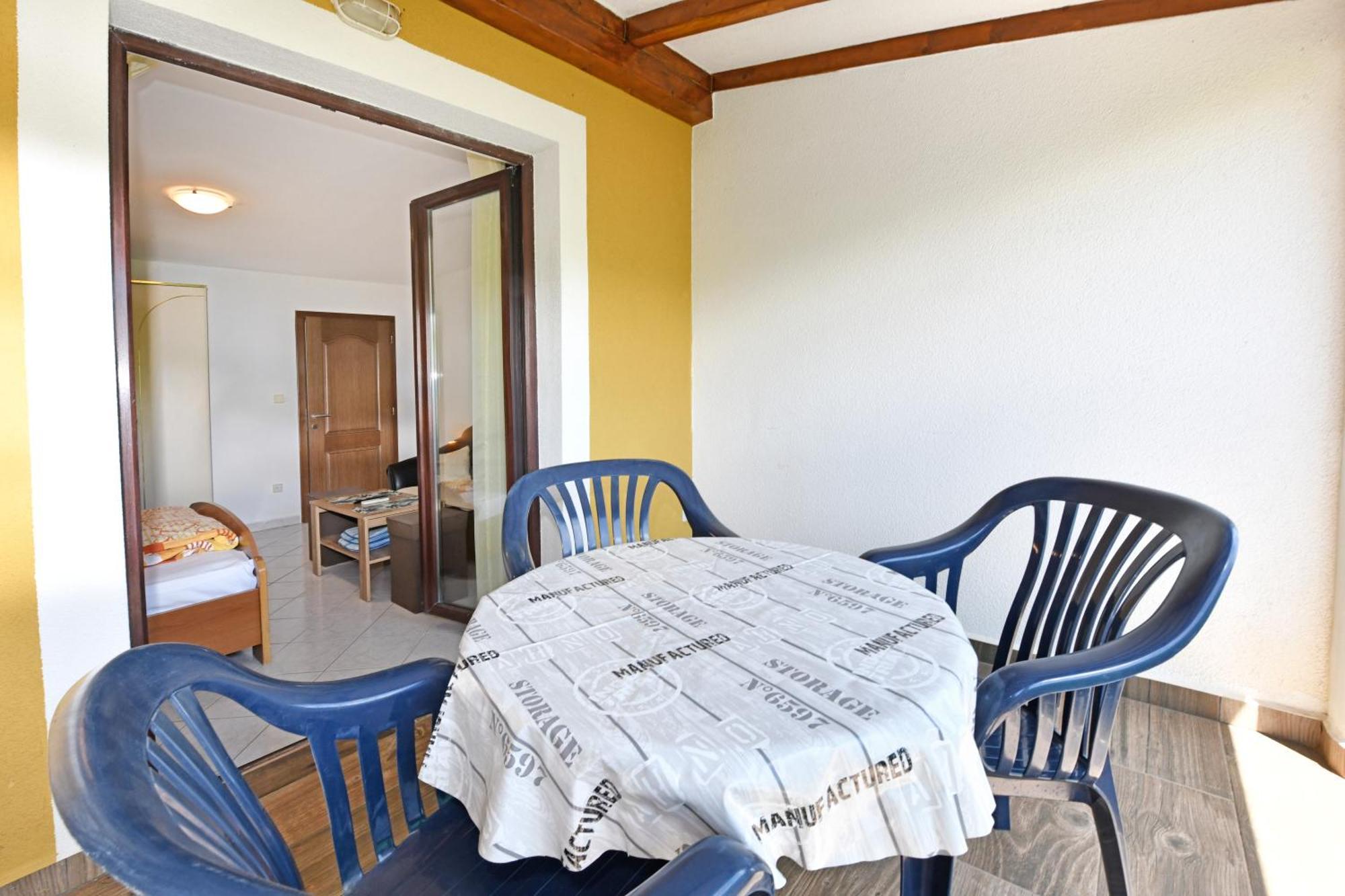 Dulabic Apartment